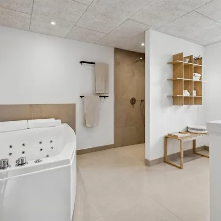 Дом отдыха Modern Family House Near Kobingsmark *